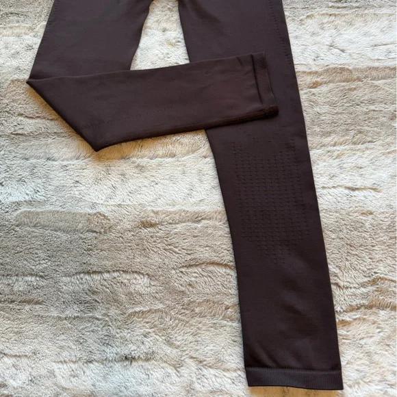 NWT GYMSHARK Sweat Seamless Leggings in Shadow Brown Size XS - Picture 12 of 16